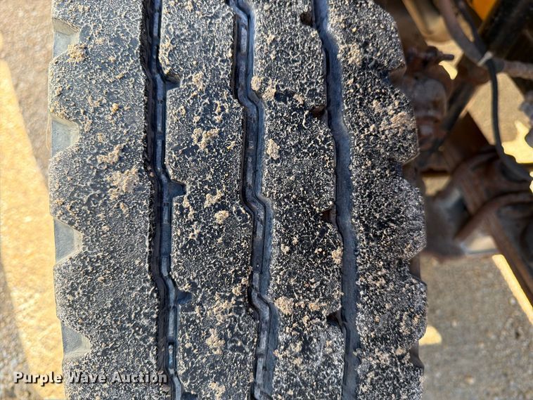 image for item OE9745 2001 Freightliner FL70 dump truck