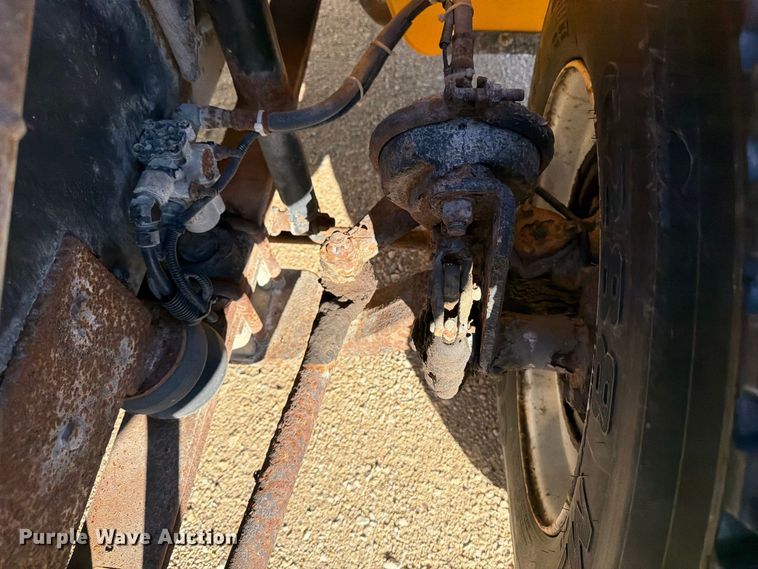 image for item OE9745 2001 Freightliner FL70 dump truck
