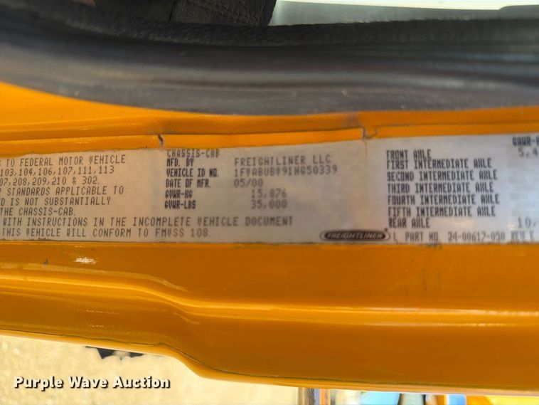 image for item OE9745 2001 Freightliner FL70 dump truck