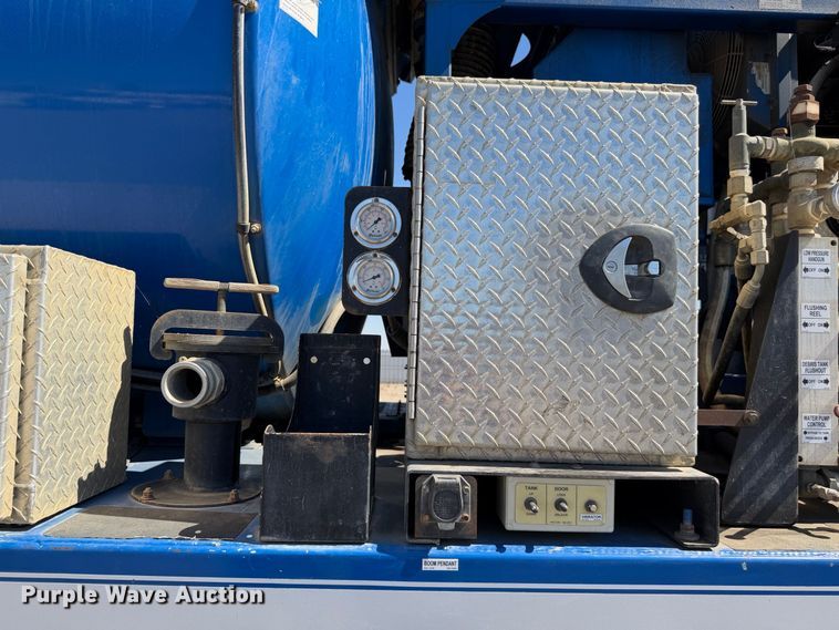 image for item YA4794 2017 Peterbilt 348 sewer jetter truck