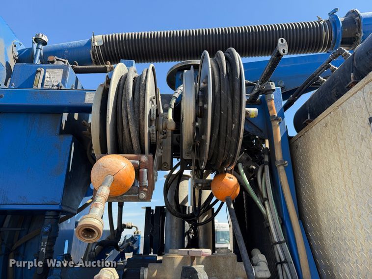 image for item YA4794 2017 Peterbilt 348 sewer jetter truck