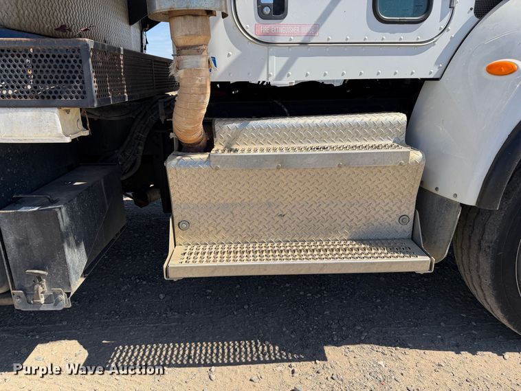image for item YA4794 2017 Peterbilt 348 sewer jetter truck