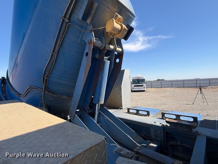 image for item YA4794 2017 Peterbilt 348 sewer jetter truck