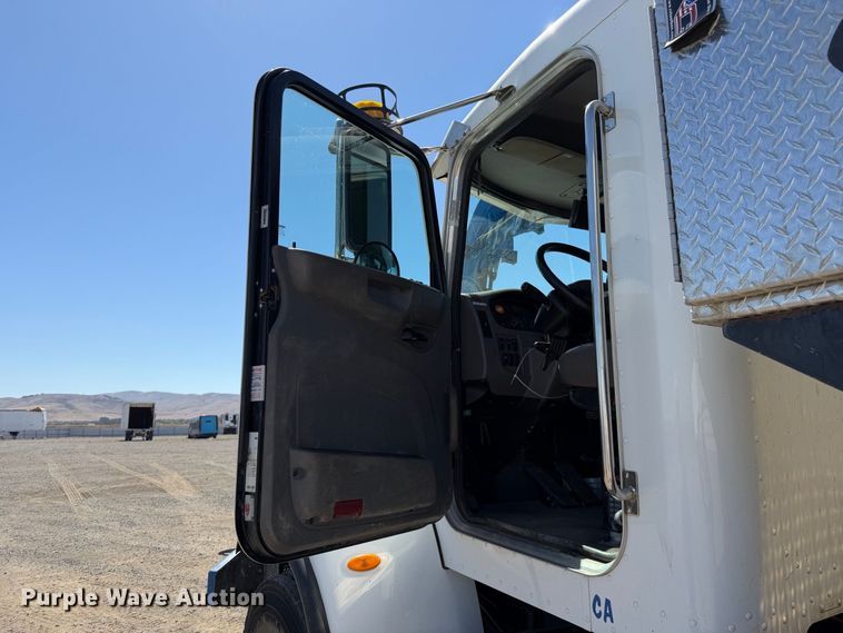 image for item YA4794 2017 Peterbilt 348 sewer jetter truck