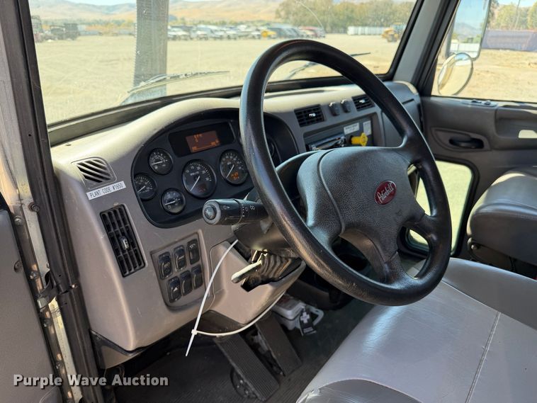 image for item YA4794 2017 Peterbilt 348 sewer jetter truck