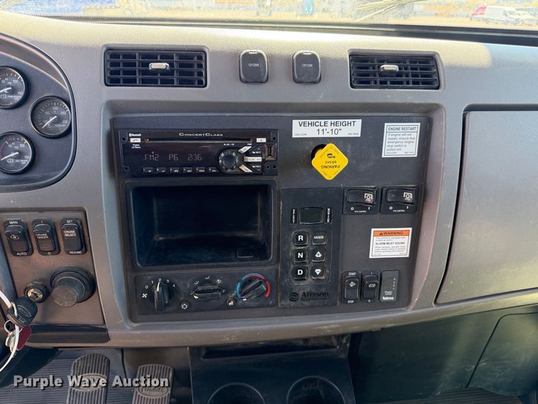 image for item YA4794 2017 Peterbilt 348 sewer jetter truck