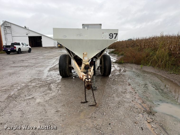 image for item DT3016 Willmar Super 600 spreader