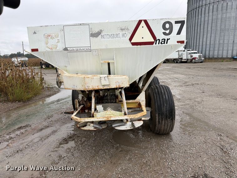 image for item DT3016 Willmar Super 600 spreader