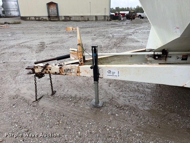 image for item DT3016 Willmar Super 600 spreader