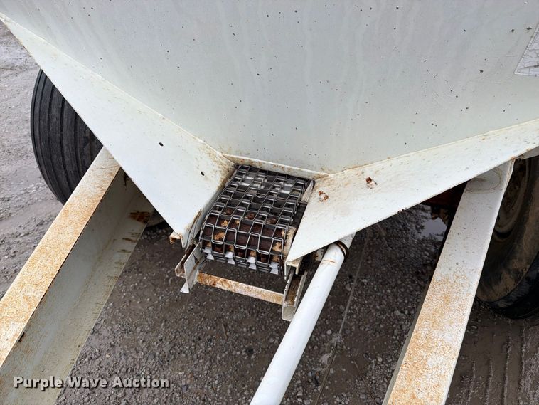 image for item DT3016 Willmar Super 600 spreader
