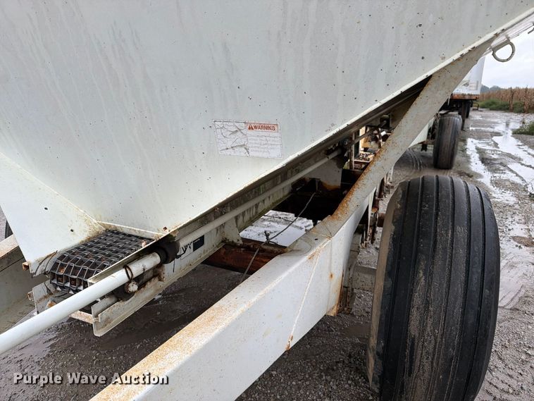 image for item DT3016 Willmar Super 600 spreader