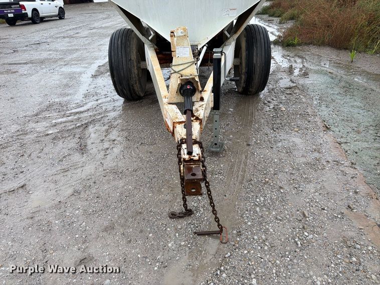 image for item DT3016 Willmar Super 600 spreader