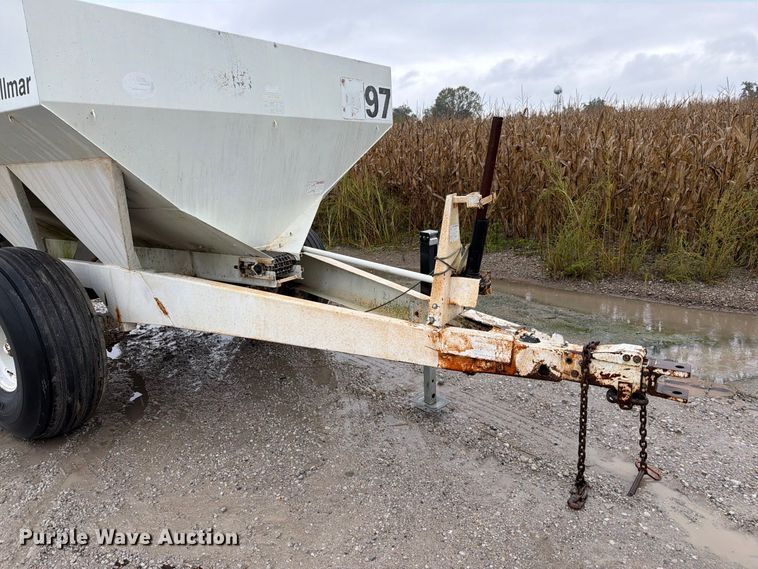 image for item DT3016 Willmar Super 600 spreader