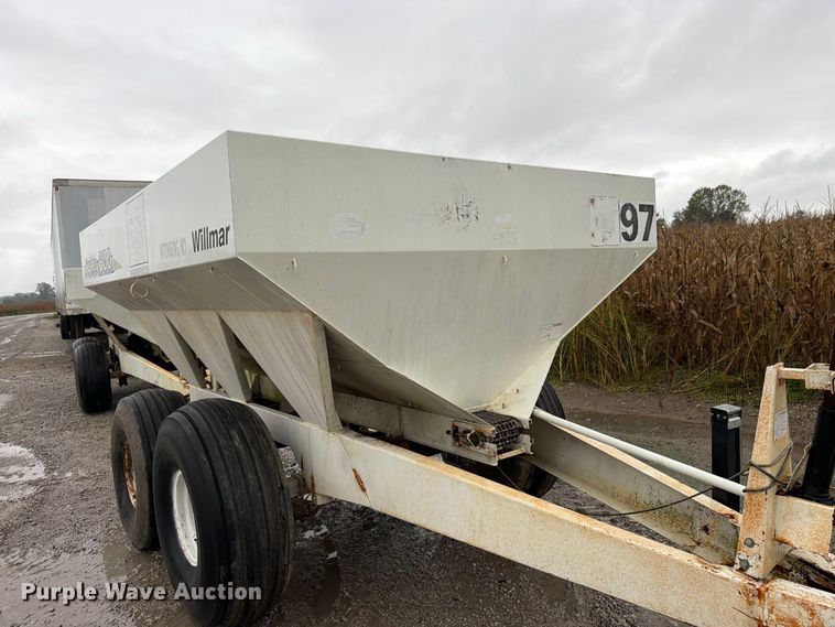 image for item DT3016 Willmar Super 600 spreader