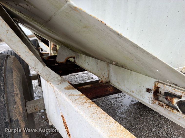 image for item DT3016 Willmar Super 600 spreader