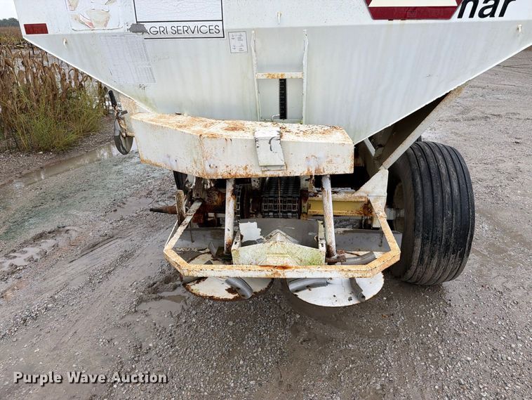 image for item DT3016 Willmar Super 600 spreader