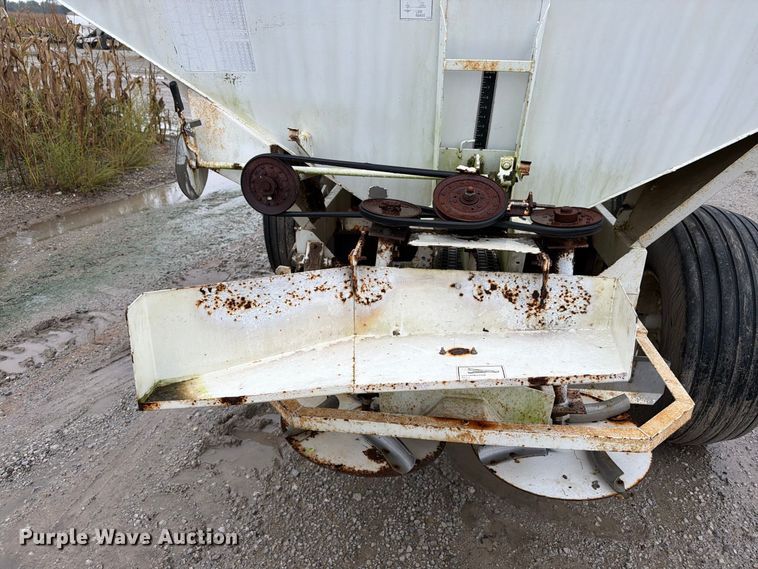 image for item DT3016 Willmar Super 600 spreader