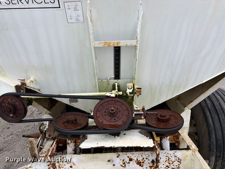 image for item DT3016 Willmar Super 600 spreader