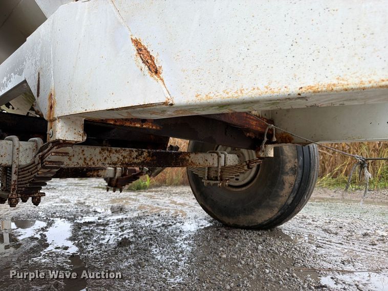 image for item DT3016 Willmar Super 600 spreader