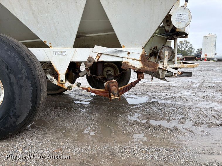 image for item DT3016 Willmar Super 600 spreader