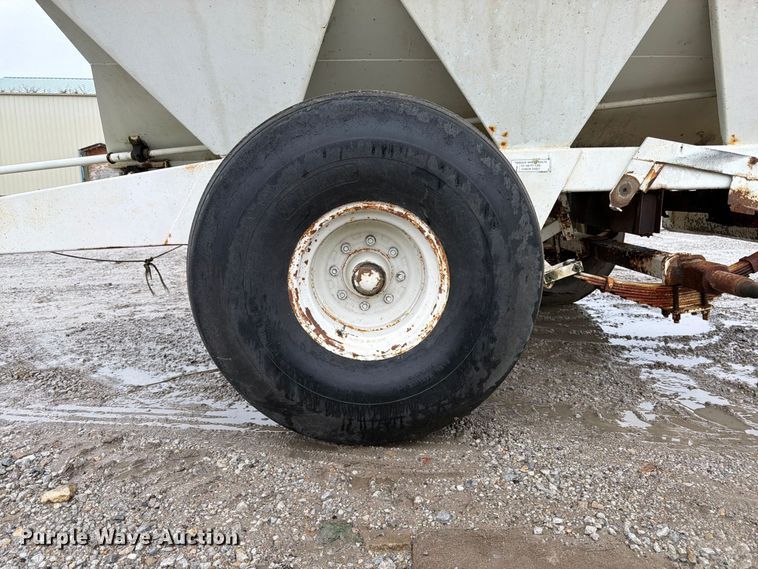 image for item DT3016 Willmar Super 600 spreader
