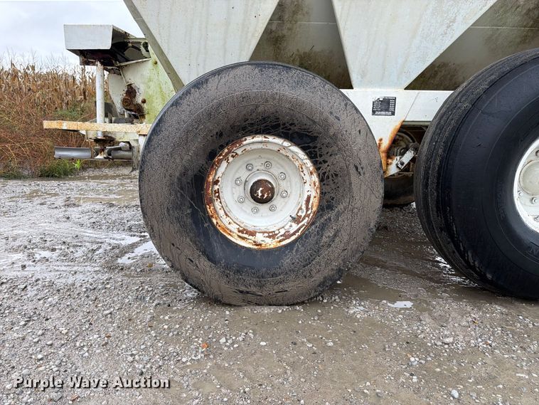 image for item DT3016 Willmar Super 600 spreader