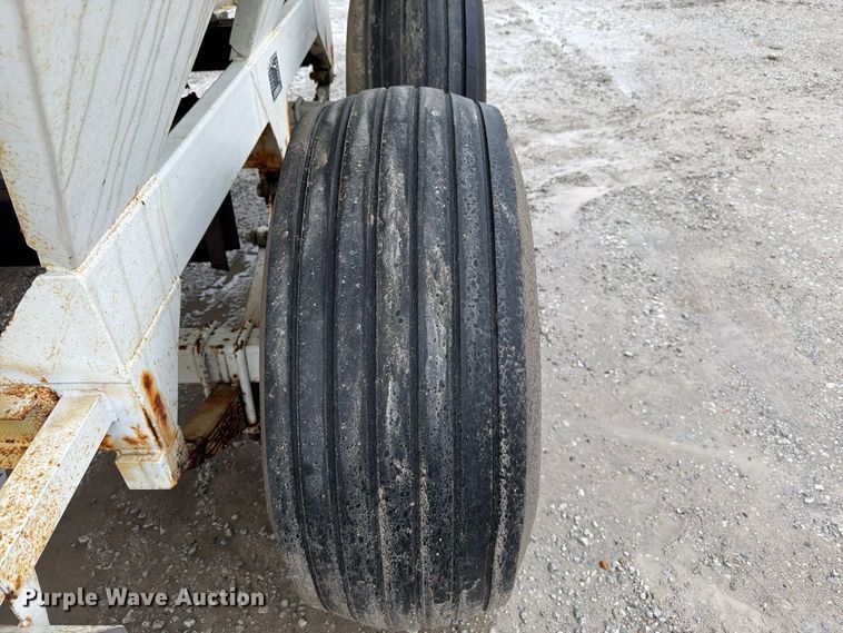image for item DT3016 Willmar Super 600 spreader