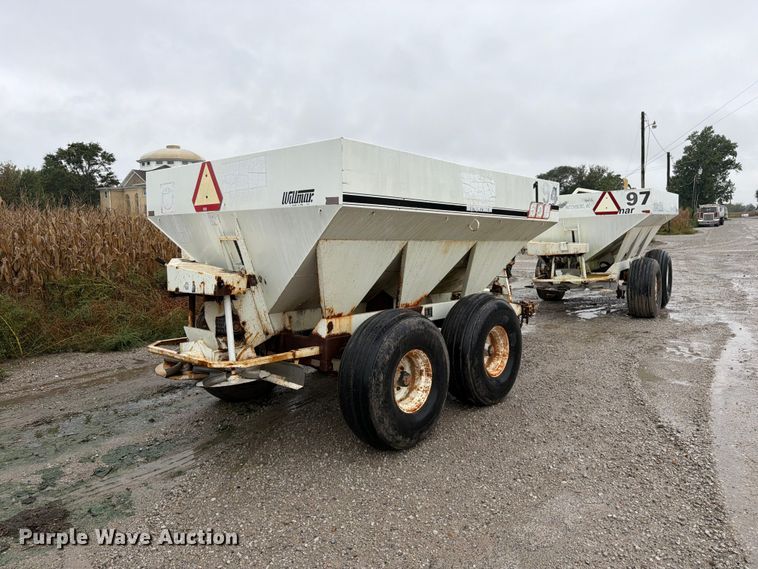 image for item DT3017 Willmar 600 spreader