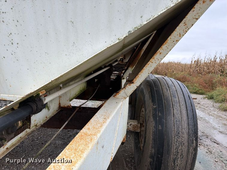 image for item DT3017 Willmar 600 spreader