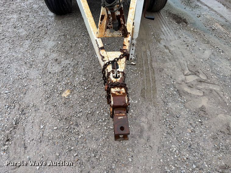 image for item DT3017 Willmar 600 spreader