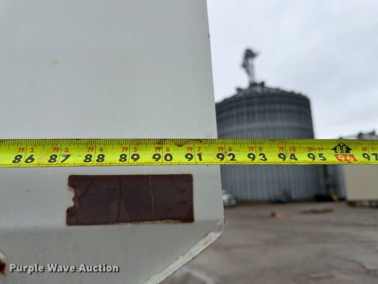 image for item DT3017 Willmar 600 spreader