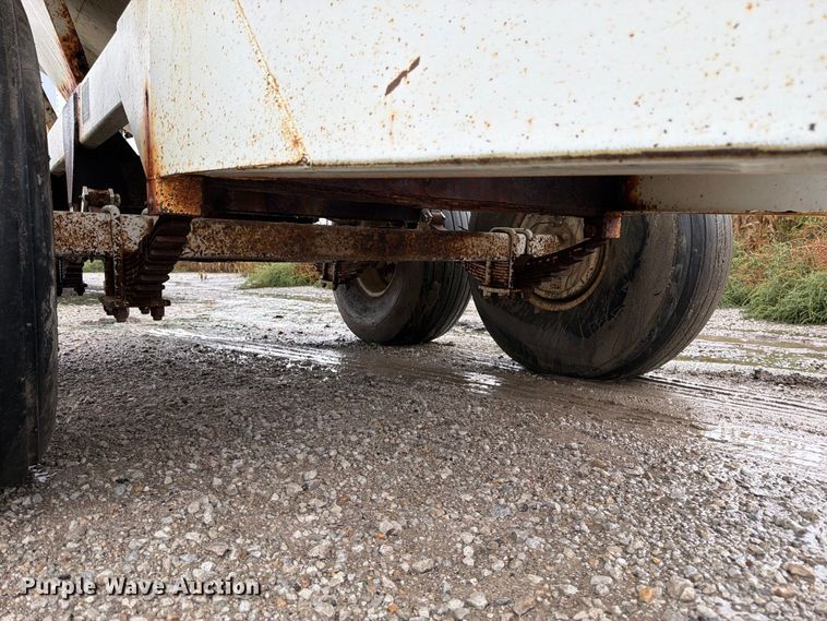 image for item DT3017 Willmar 600 spreader