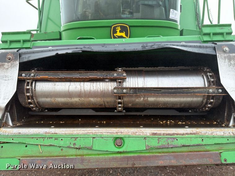 image for item DV8675 2011 John Deere 9770 STS combine