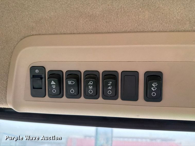 image for item DV8675 2011 John Deere 9770 STS combine