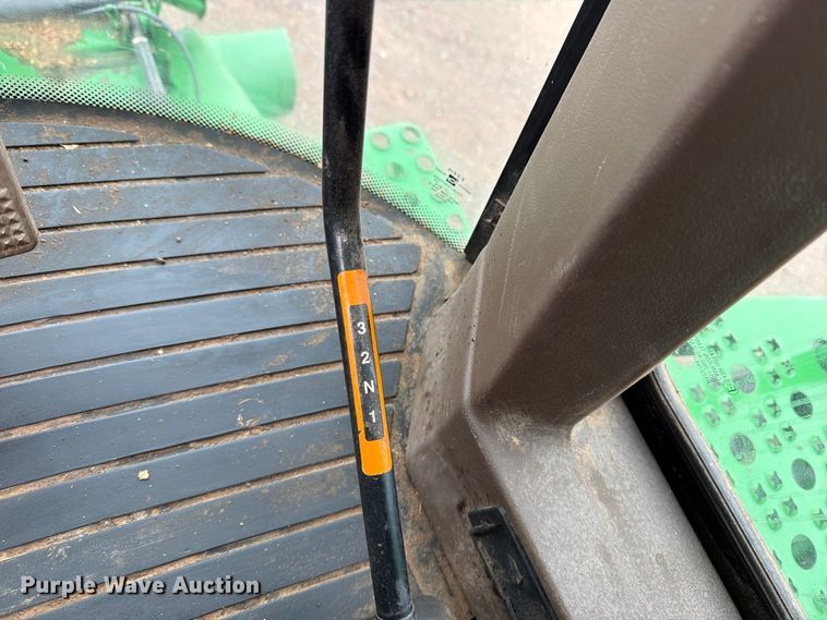 image for item DV8675 2011 John Deere 9770 STS combine