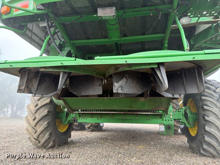 image for item DV8675 2011 John Deere 9770 STS combine