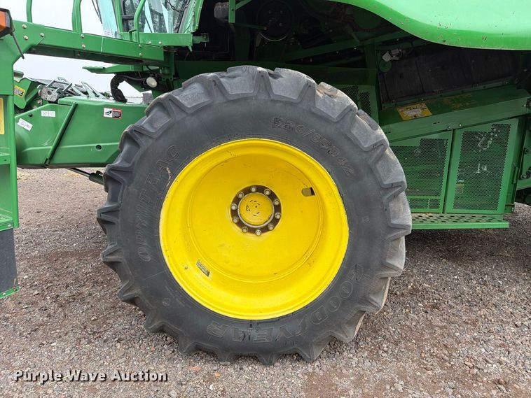 image for item DV8675 2011 John Deere 9770 STS combine