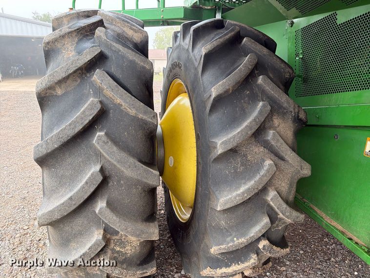 image for item DV8675 2011 John Deere 9770 STS combine