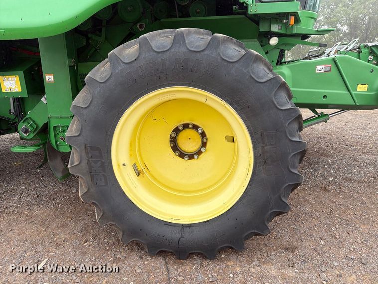 image for item DV8675 2011 John Deere 9770 STS combine