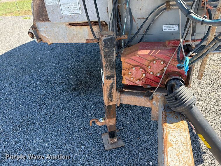 image for item DV8715 2005 Loewen V1022W2 feed grinder/mixer