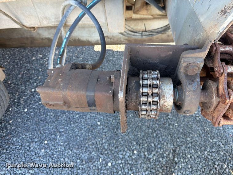 image for item DV8715 2005 Loewen V1022W2 feed grinder/mixer