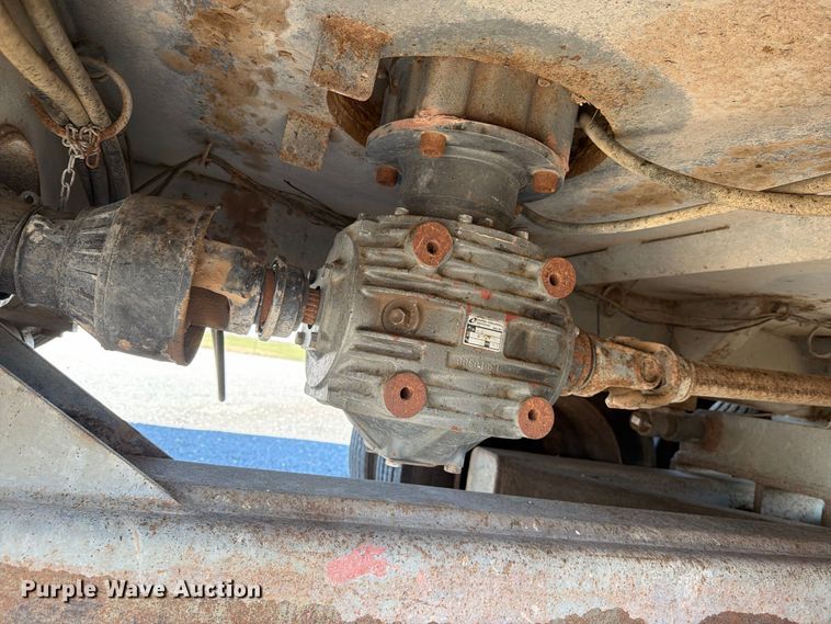 image for item DV8715 2005 Loewen V1022W2 feed grinder/mixer