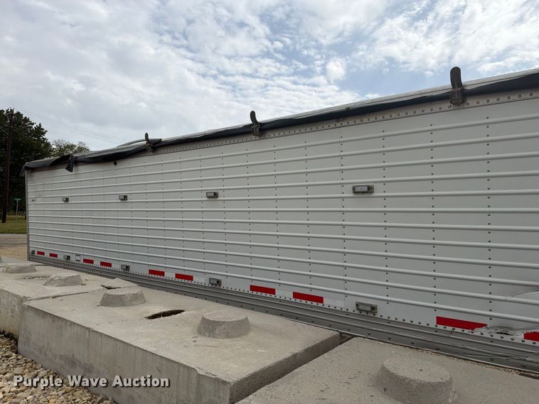 image for item DY3458 2020 Timpte grain trailer