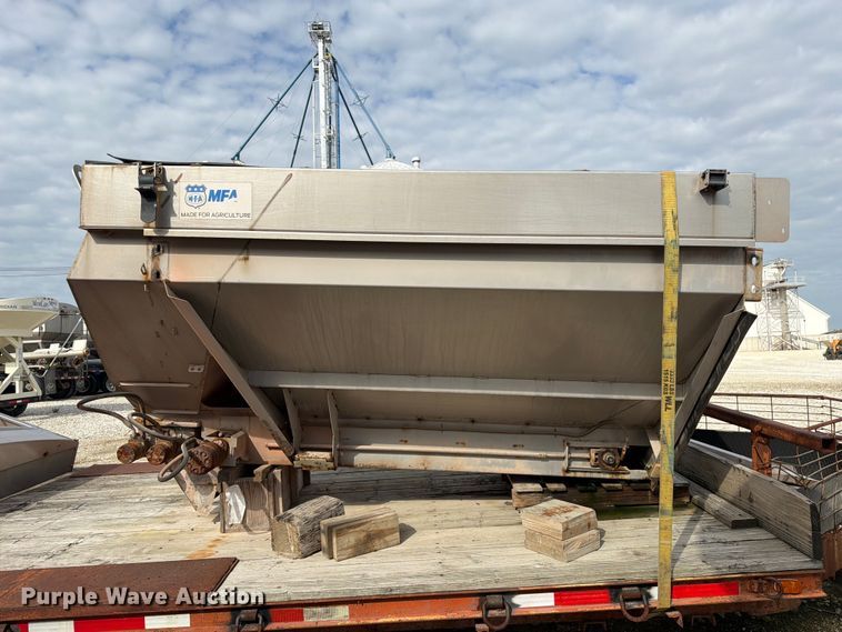 image for item DZ4898 New Leader L4000G spreader bed