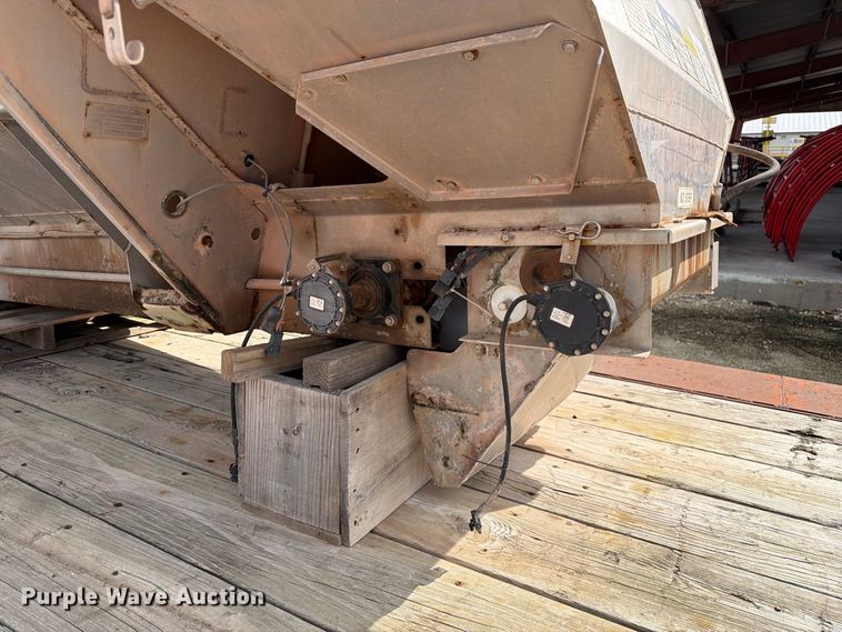 image for item DZ4898 New Leader L4000G spreader bed