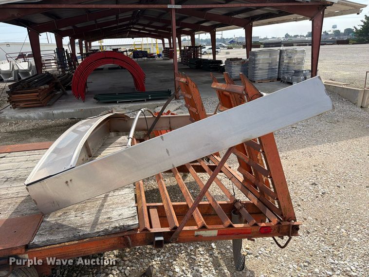 image for item DZ4898 New Leader L4000G spreader bed