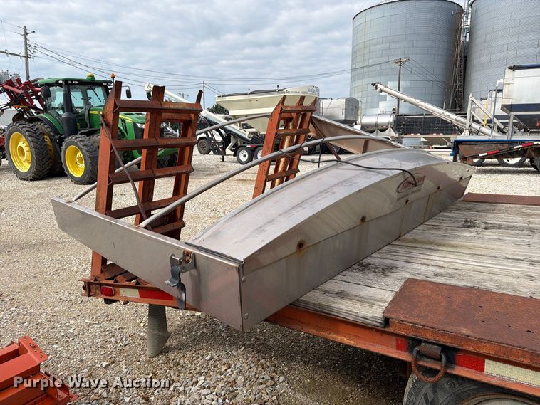 image for item DZ4898 New Leader L4000G spreader bed
