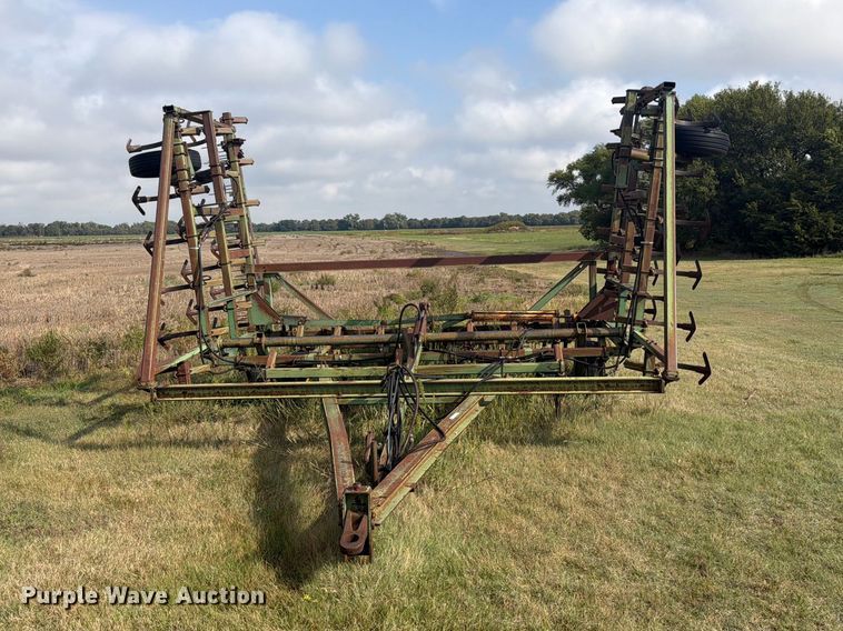 image for item EG6370 John Deere 1000 field cultivator