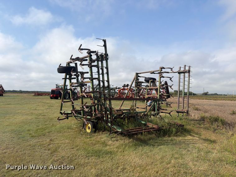 image for item EG6370 John Deere 1000 field cultivator