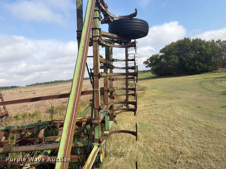 image for item EG6370 John Deere 1000 field cultivator